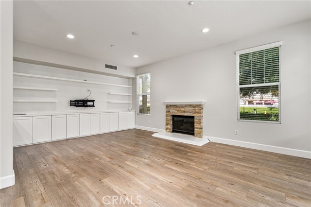 Detail Gallery Image 4 of 24 For 18 Attleboro, Ladera Ranch,  CA 92694 - 2 Beds | 2/1 Baths