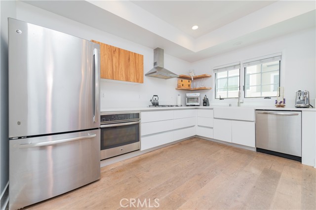288 S Oakland Ave, Pasadena CA: https://media.crmls.org/medias/935e2511-d786-49b0-a8ea-1ec009634e75.jpg