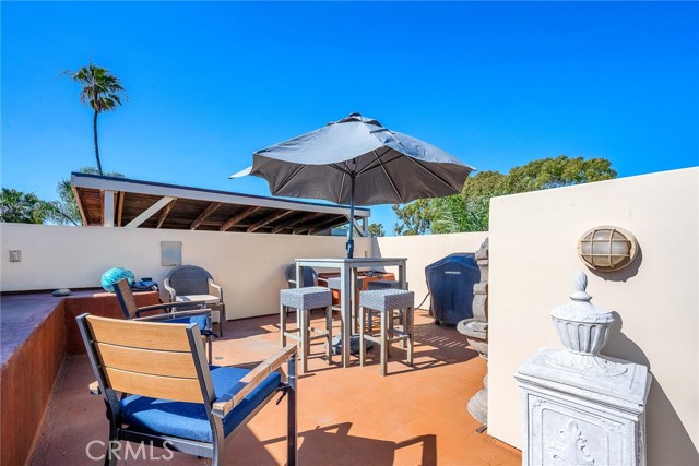 Detail Gallery Image 30 of 31 For 236 8th St, Seal Beach,  CA 90740 - 5 Beds | 5 Baths