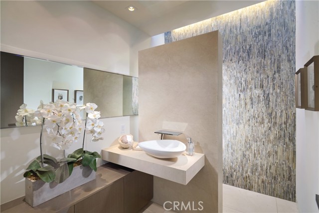 Detail Gallery Image 19 of 27 For 58 N La Senda Dr, Laguna Beach,  CA 92651 - 5 Beds | 5/1 Baths