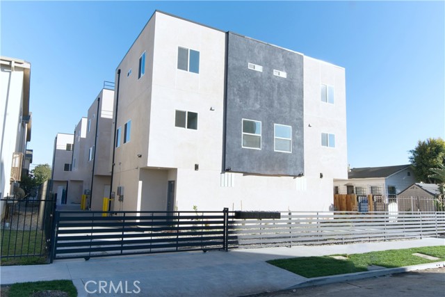 6522 Brynhurst Ave, Los Angeles CA: https://media.crmls.org/medias/936159ee-ce69-41ea-a628-256d1dfcf891.jpg