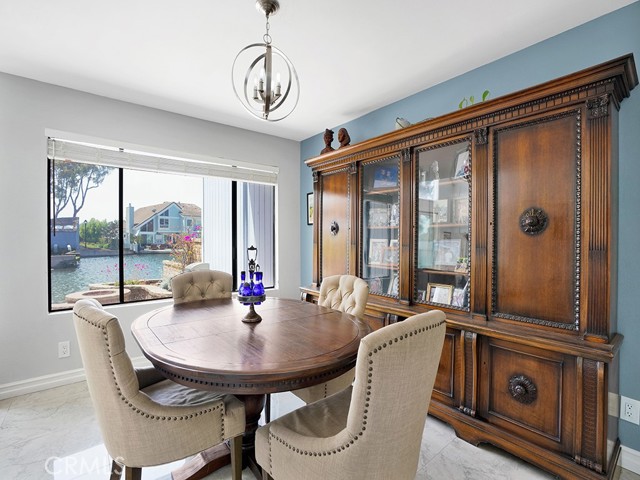 Detail Gallery Image 5 of 63 For 3842 Montego Dr, Huntington Beach,  CA 92649 - 4 Beds | 3 Baths