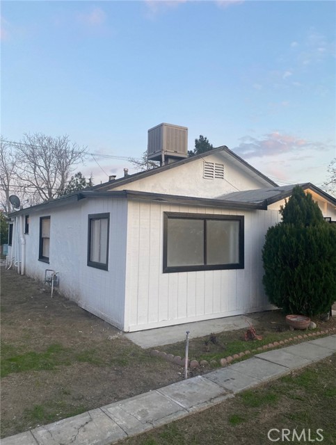 Detail Gallery Image 3 of 18 For 974 Sperry, Colton,  CA 92324 - – Beds | – Baths