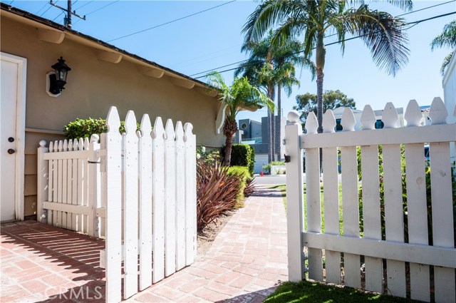 2603 Pacific Avenue, Manhattan Beach, California 90266, 3 Bedrooms Bedrooms, ,1 BathroomBathrooms,Residential,Sold,Pacific,SB17041495