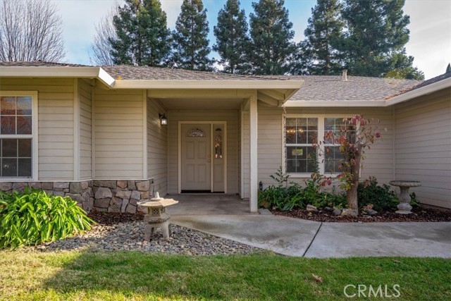 Detail Gallery Image 4 of 52 For 225 Crater Lake Dr, Chico,  CA 95973 - 4 Beds | 3 Baths