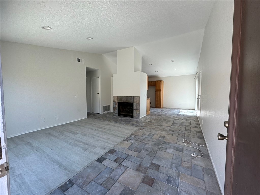 Detail Gallery Image 9 of 19 For 9726 Shaded Wood Ct, Rancho Cucamonga,  CA 91701 - 3 Beds | 2 Baths