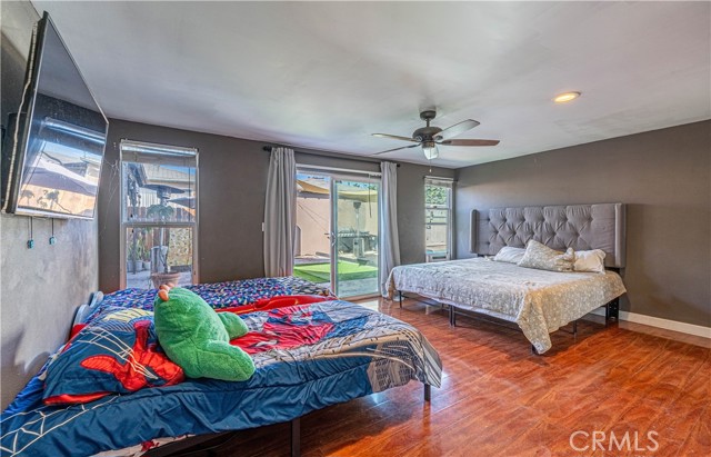 1915 E 55th Street, Long Beach CA: https://media.crmls.org/medias/936592bd-862c-4063-b114-f9f97cebddfc.jpg