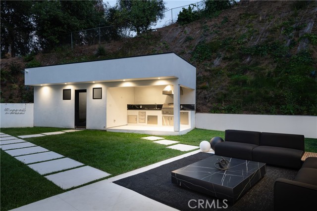 9924 Liebe Drive, Beverly Hills CA: https://media.crmls.org/medias/936631d6-08f5-439e-9461-099c0da2fb4c.jpg