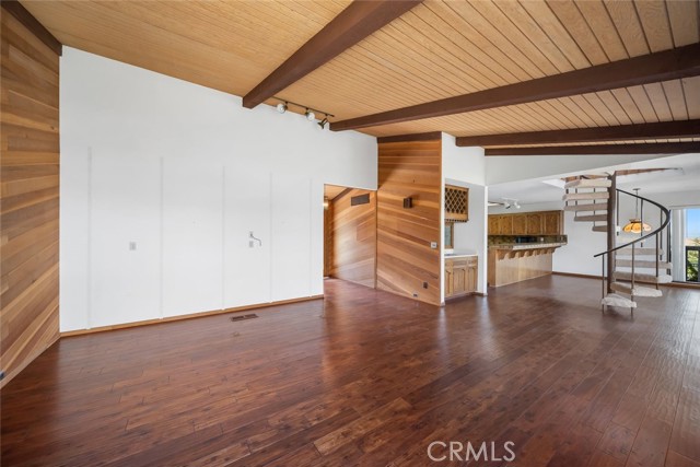 373 Bristol Street, Cambria CA: https://media.crmls.org/medias/93664e52-f98e-4f5e-9f87-ec4d140d4572.jpg