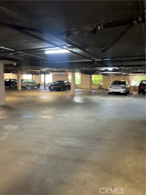 Detail Gallery Image 8 of 13 For 390 S Sepulveda Bld #208,  Los Angeles,  CA 90049 - 3 Beds | 3 Baths