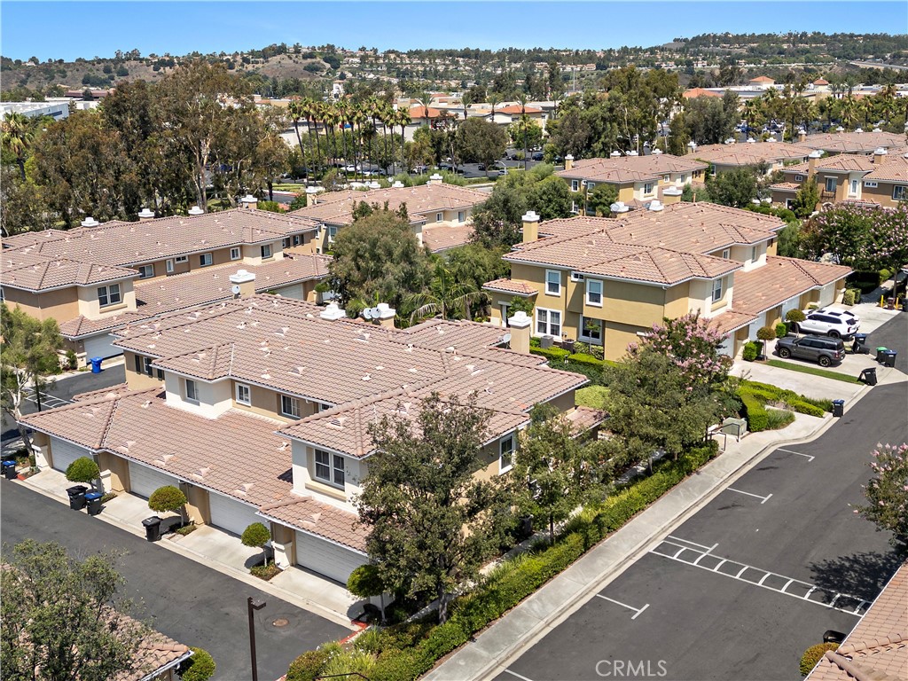 https://media.crmls.org/medias/9366dad9-1a5c-45f0-a4e1-57b67ab8a6bf.jpg?preset=X-Large