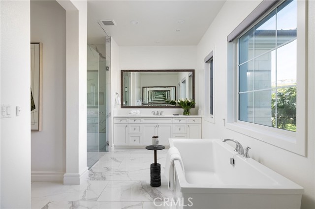 Detail Gallery Image 23 of 52 For 104 Interstellar, Irvine,  CA 92618 - 5 Beds | 5/1 Baths