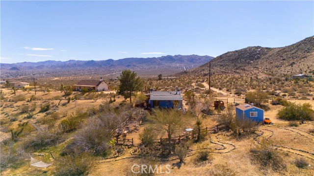 Detail Gallery Image 2 of 74 For 5517 Bartlett Mountain Rd, Joshua Tree,  CA 92252 - 2 Beds | 2 Baths