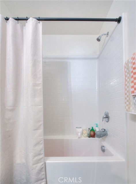 29428 Bamboo Court, Winchester CA: https://media.crmls.org/medias/93673167-1334-4f20-bdfb-a3ad868f6c5a.jpg