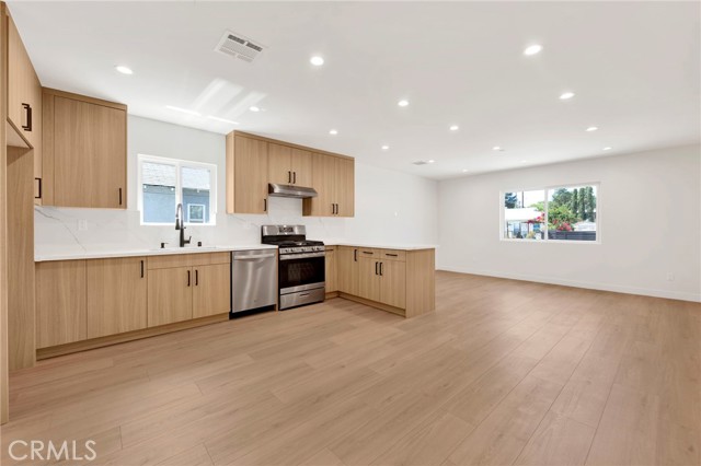 Detail Gallery Image 4 of 14 For 6712 Saint Clair Ave, North Hollywood,  CA 91606 - 3 Beds | 2 Baths