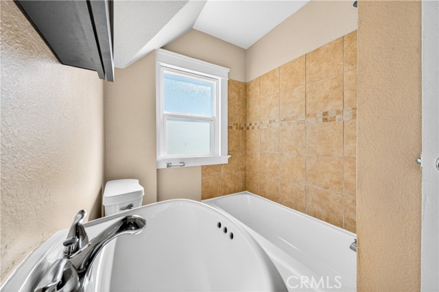 Detail Gallery Image 30 of 36 For 2256 W 28th St, Los Angeles,  CA 90018 - 4 Beds | 2 Baths