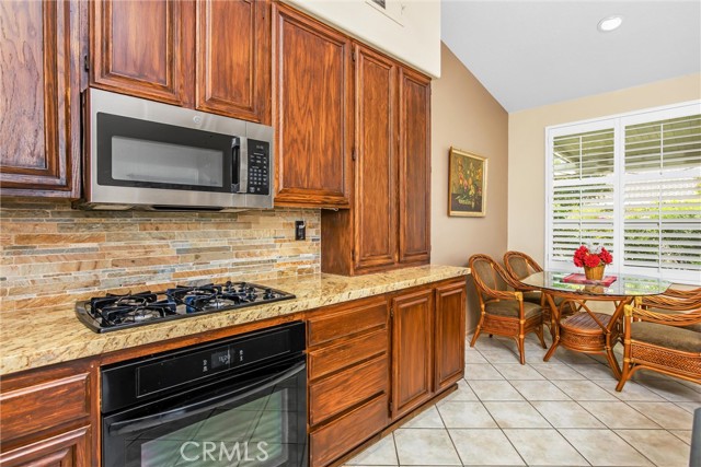 1021 Laguna Seca Court, Banning CA: https://media.crmls.org/medias/9367d112-d2d2-40dc-ba02-acb770f17ce4.jpg