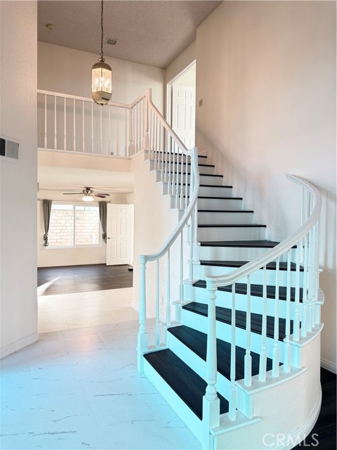 Detail Gallery Image 4 of 54 For 2450 via Pacifica, Corona,  CA 92882 - 4 Beds | 3 Baths