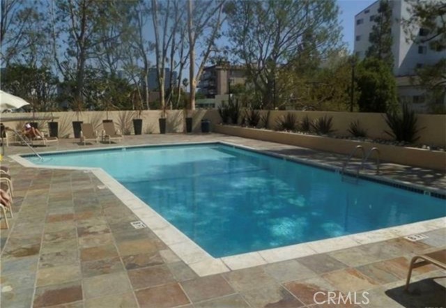 Detail Gallery Image 2 of 5 For 10982 Roebling Ave #565,  Los Angeles,  CA 90024 - 2 Beds | 2 Baths