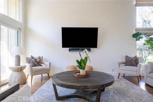 Detail Gallery Image 6 of 50 For 1399 Palisades Dr, Pacific Palisades,  CA 90272 - 3 Beds | 2/1 Baths