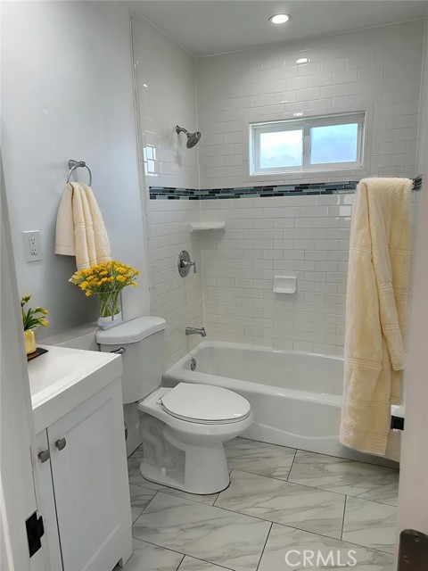 977 W 2nd Street, San Pedro CA: https://media.crmls.org/medias/93689f86-11b9-4131-a3c2-777a204c977a.jpg