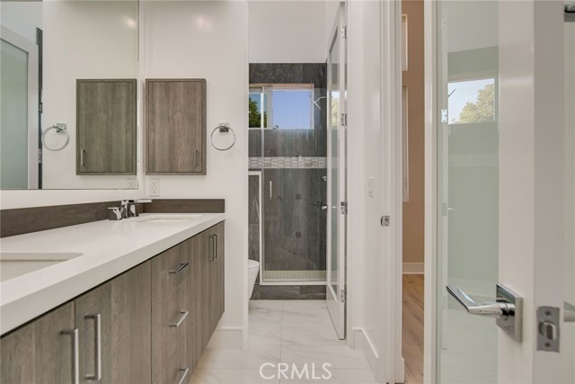 JACK AND JILL BATHROOM
