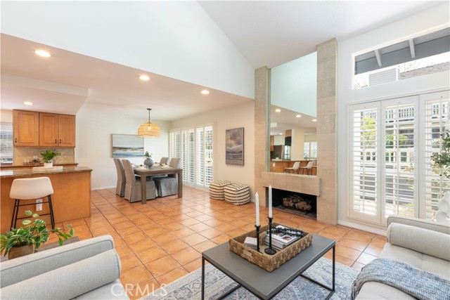 481 Kakkis Drive, Long Beach CA: https://media.crmls.org/medias/9369efcf-21de-4146-8b02-550465b03733.jpg