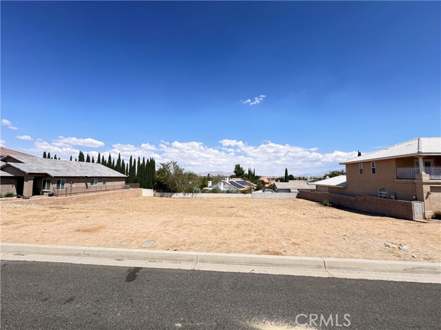 13145 Autumn Leaves Avenue, Victorville CA: https://media.crmls.org/medias/936a65e8-fe87-496b-acf6-c9fac8b823ba.jpg