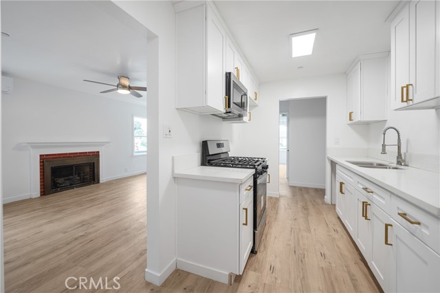 3301 Obama Boulevard, Los Angeles CA: https://media.crmls.org/medias/936ad594-6fe9-4f57-90d1-d70fbf407858.jpg