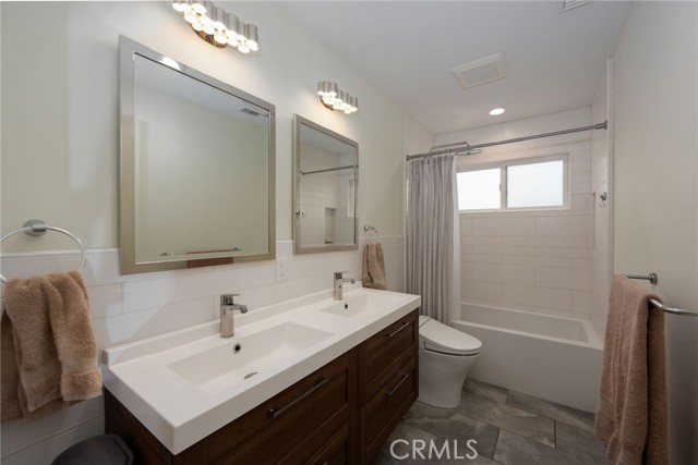 6017 Carnegie Street, San Diego CA: https://media.crmls.org/medias/936b0955-0b14-4cd0-9d52-9448f9f72239.jpg