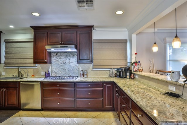 307 W 11th Street, Azusa CA: https://media.crmls.org/medias/936b66f3-5fd1-4848-83aa-5c04e2983cc3.jpg