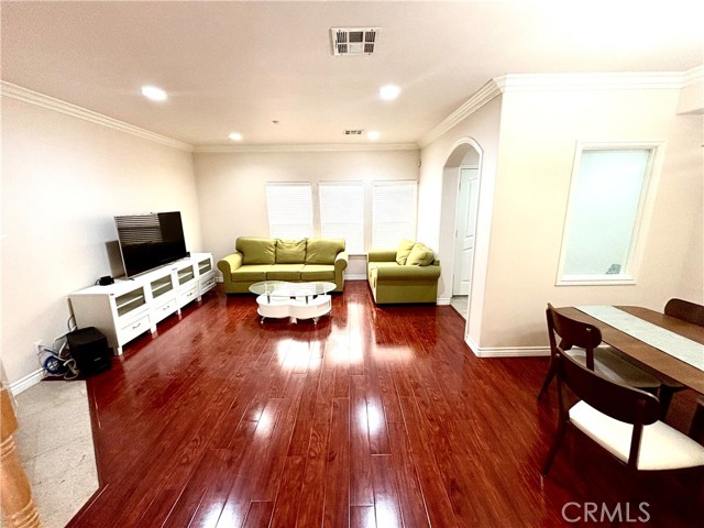 Detail Gallery Image 2 of 29 For 5241 #C Rosemead, San Gabriel,  CA 91776 - 4 Beds | 2/1 Baths