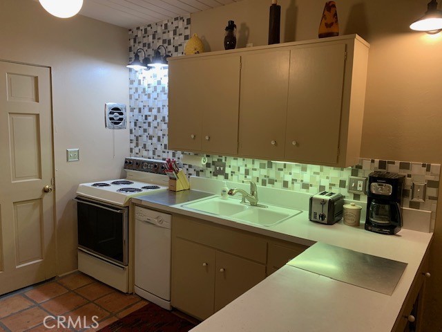 45380 Panorama Drive, Palm Desert CA: https://media.crmls.org/medias/936c0f92-f316-492c-a2c6-5804b2653b8f.jpg