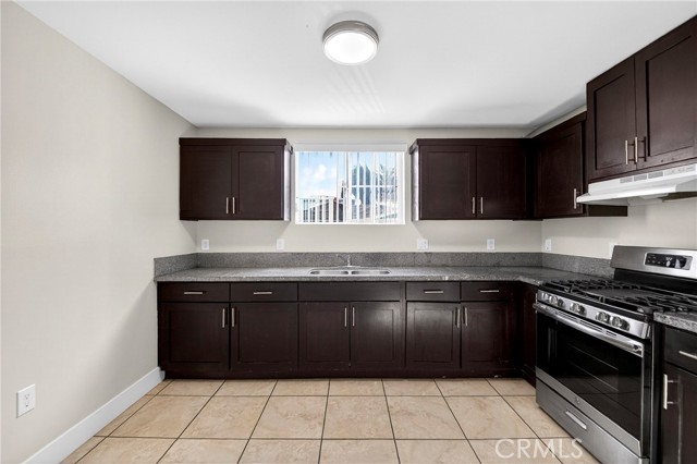 Detail Gallery Image 9 of 28 For 8711 Mckinley Place, Los Angeles,  CA 90002 - 5 Beds | 3 Baths