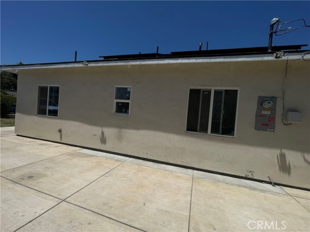 Detail Gallery Image 3 of 12 For 1012 Feliz, Bakersfield,  CA 93307 - 3 Beds | 2 Baths