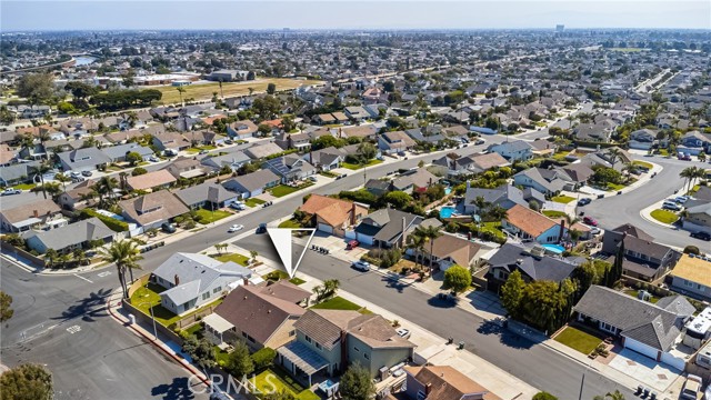 Detail Gallery Image 42 of 44 For 17651 Falkirk Ln, Huntington Beach,  CA 92649 - 4 Beds | 2 Baths