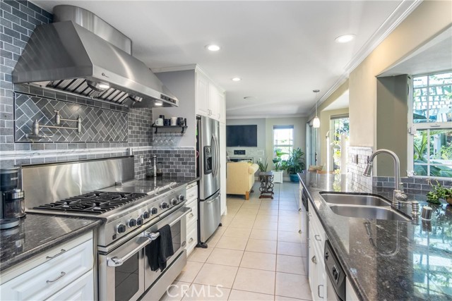 Detail Gallery Image 8 of 29 For 13542 Ashbrook Ln, Moorpark,  CA 93021 - 4 Beds | 3/1 Baths