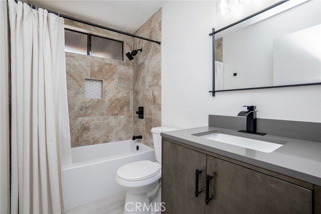 Detail Gallery Image 22 of 34 For 8025 70th St, Paramount,  CA 90723 - 3 Beds | 2/1 Baths
