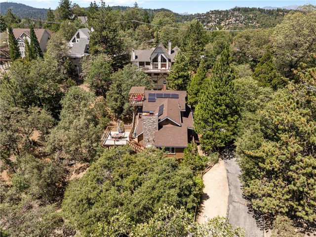 1088 Nadelhorn Drive, Lake Arrowhead CA: https://media.crmls.org/medias/936ead18-92bf-4d78-b39d-0bb2dcf4cc03.jpg