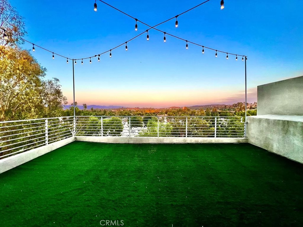 https://media.crmls.org/medias/936ec983-a0ca-4811-a152-d9658703ad5a.jpg?preset=X-Large