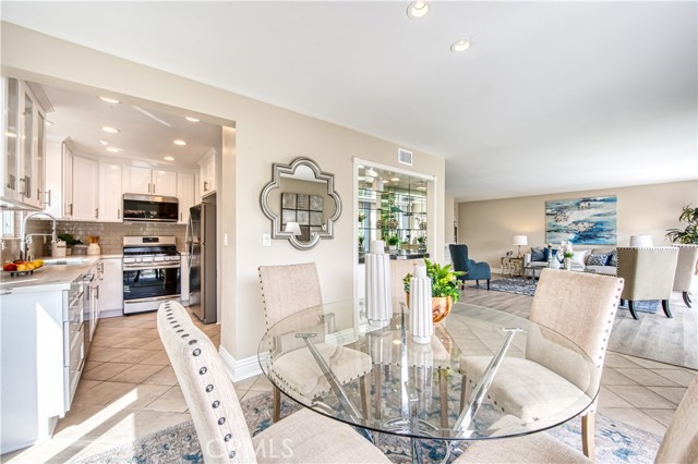 Detail Gallery Image 7 of 30 For 2195 Vista Entrada, Newport Beach,  CA 92660 - 3 Beds | 2/1 Baths