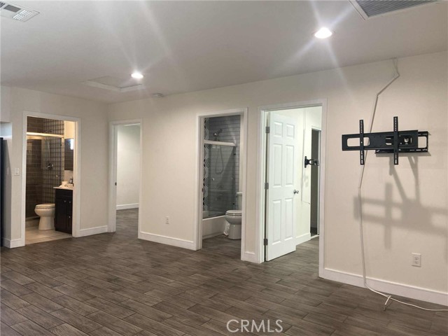 Detail Gallery Image 15 of 19 For 8659 Shirley Ave, Northridge,  CA 91324 - 2 Beds | 2 Baths