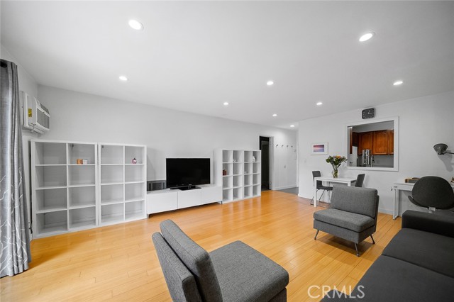 1222 N Olive Dr, West Hollywood CA: https://media.crmls.org/medias/936fe546-2075-4626-af86-3372eebe22e4.jpg
