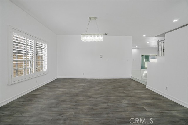 9455 Brandon Court, Northridge CA: https://media.crmls.org/medias/9370313f-1ef9-4390-abf3-8dd0d0404044.jpg