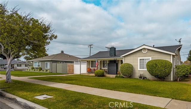Detail Gallery Image 3 of 46 For 316 N Shattuck Pl, Orange,  CA 92866 - 3 Beds | 2 Baths