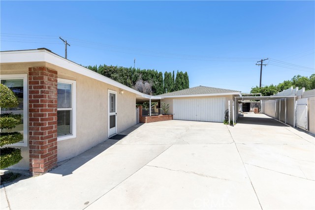 5347 E Bergh Drive, Anaheim Hills CA: https://media.crmls.org/medias/9370bf49-880f-4c60-acf9-a1a092363425.jpg