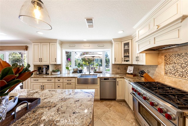 Detail Gallery Image 15 of 38 For 24256 via Santa Clara, Mission Viejo,  CA 92692 - 5 Beds | 3/1 Baths