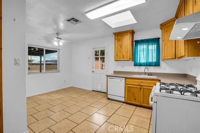 Detail Gallery Image 13 of 46 For 6724 El Sol Ave, Twentynine Palms,  CA 92277 - 3 Beds | 1 Baths