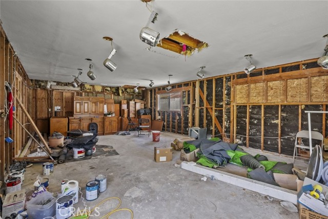 7750 Eton Avenue, Canoga Park CA: https://media.crmls.org/medias/93743441-6ada-4692-8c9f-1a2c8799d92d.jpg