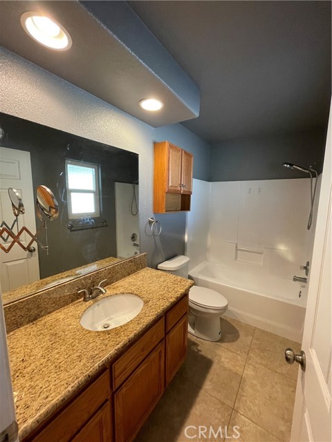 Detail Gallery Image 10 of 15 For 21150 Lone Eagle, Apple Valley,  CA 92308 - 3 Beds | 2 Baths